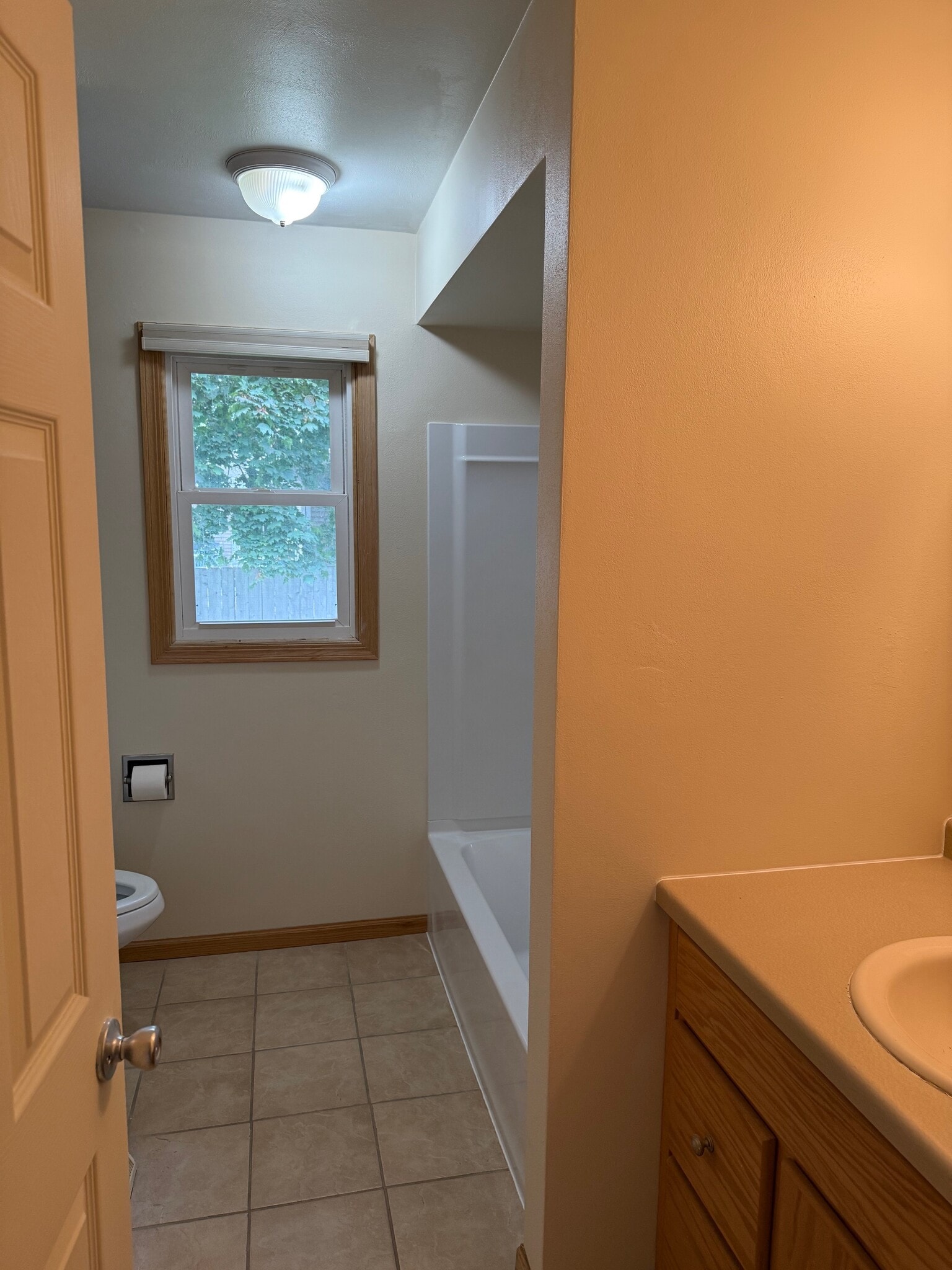 Building Photo - 2749 W 8th St