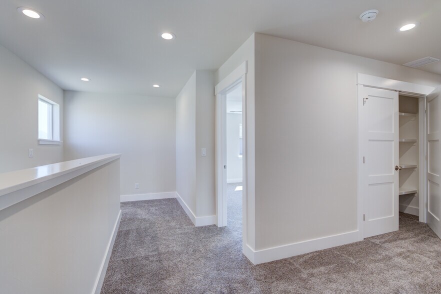 Hall - 710 Black Diamond St