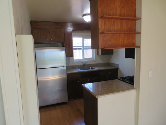 Building Photo - 2 bed 1 bath house in the Capitola jewel box
