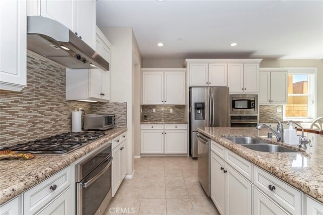 Building Photo - 28629 Farrier Dr