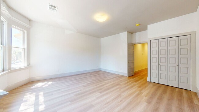 Building Photo - 2 Bedroom Brand New Berkeley Unit!