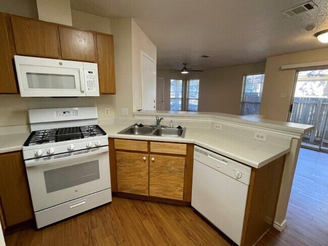 Building Photo - 7209 Aldea Dr