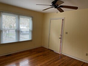 Building Photo - Charming 2 bed 1 bath home