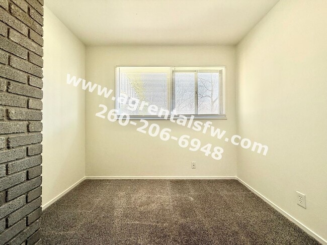 Building Photo - 3 Bedroom House