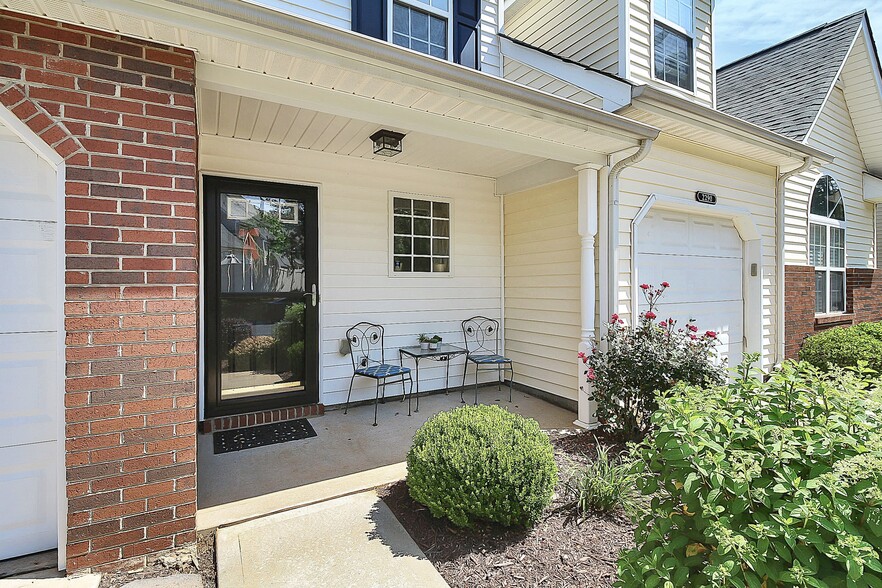 Building Photo - 2292 Hanover Ct