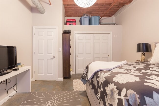 Building Photo - 717 Atlantic Ave