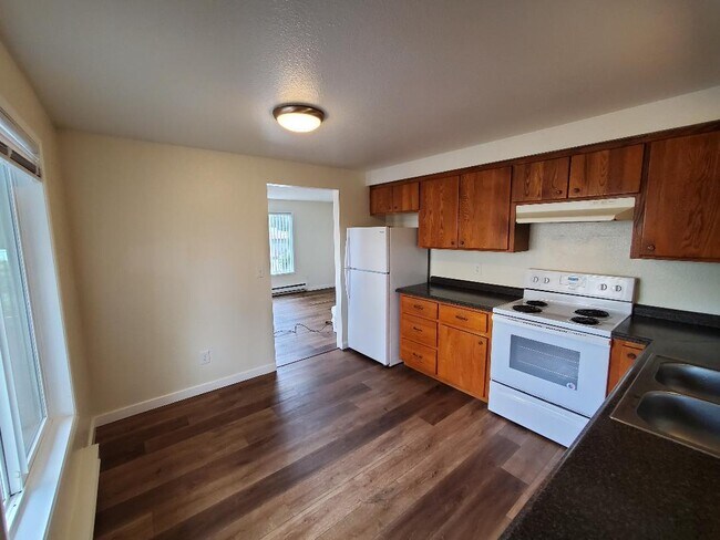 Building Photo - 9512 4th Ave W