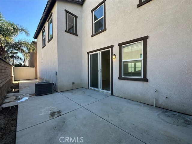 Building Photo - 13100 Irisbend Ave
