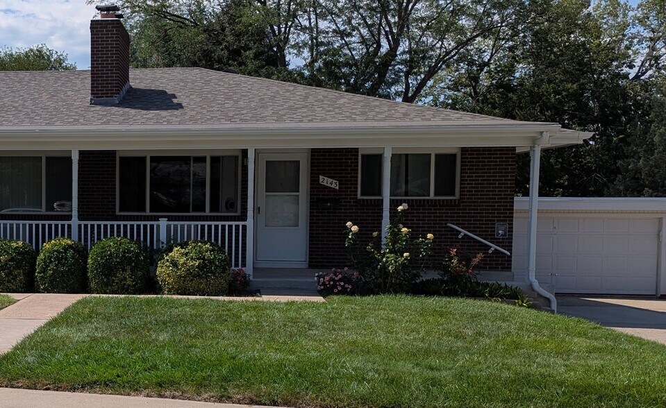 Primary Photo - 2143 19th Avenue