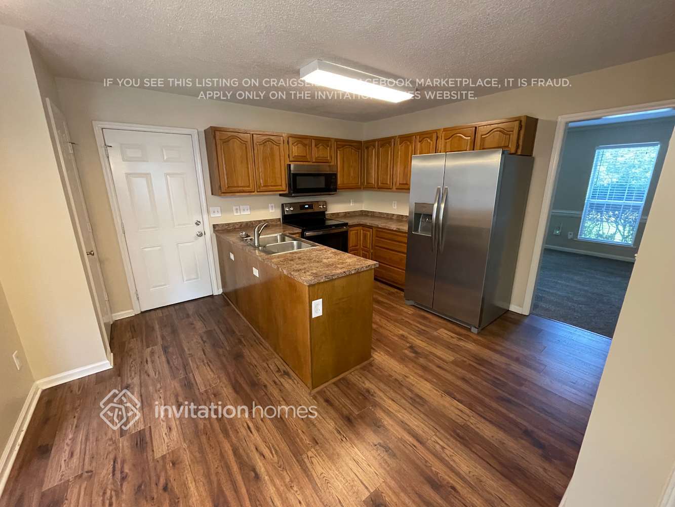 Building Photo - 2244 Redwood Dr