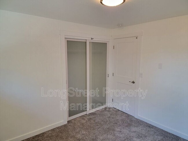 Building Photo - 1735 NW 29th St