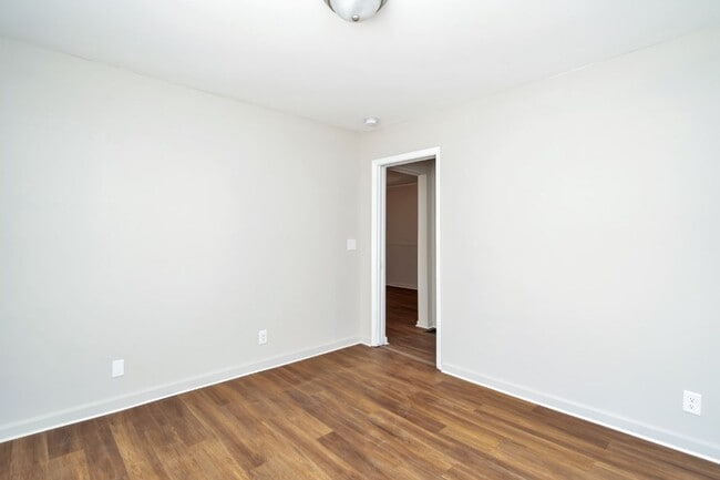 Building Photo - AVAILABLE NOW! Home for rent in Leeds AL! Close to shopping and food!