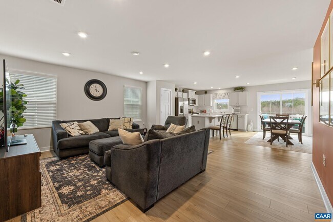 Building Photo - 34 GUNNISON Dr