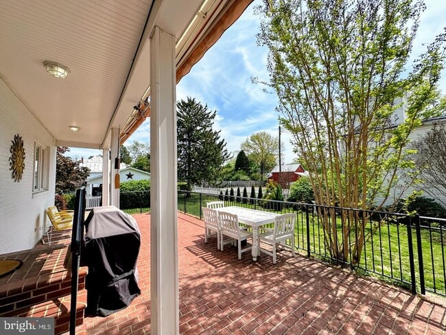 Building Photo - 44 Fulton Ave