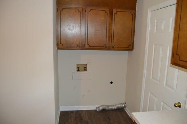 Building Photo - 311 Vance St