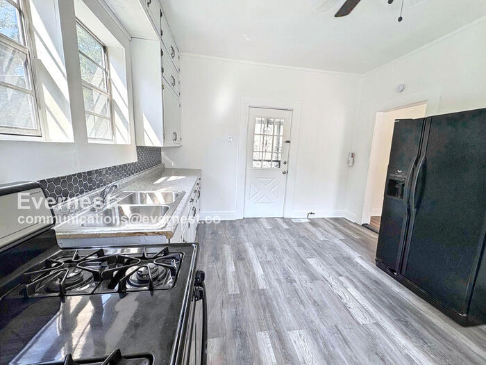 Building Photo - 417 62nd St