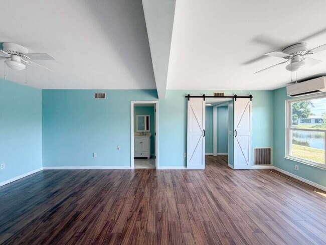 Building Photo - RENT THIS CANAL FRONT HOME WITH ZERO DEPOSIT DOWN