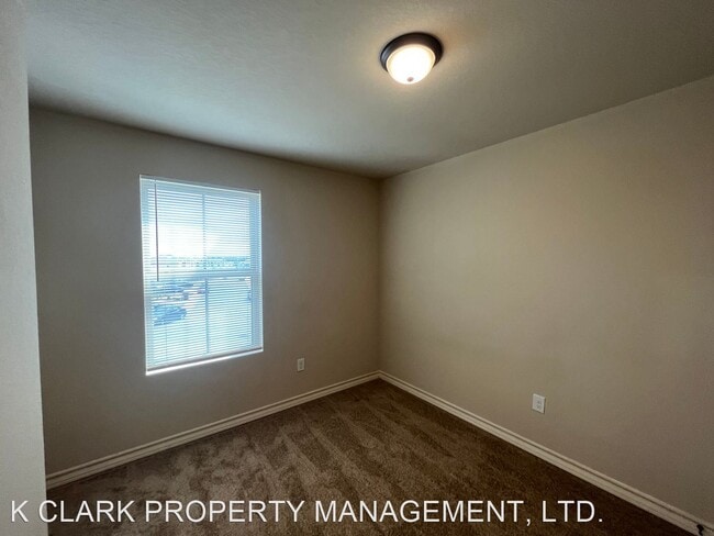 Building Photo - 3 br, 2.5 bath House - 6019 KARLY WAY #103