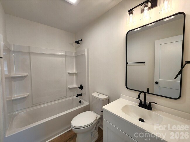 Building Photo - 1302 Rainbow Dr