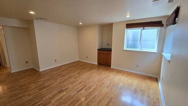 Building Photo - 3855 Blazingwood Way