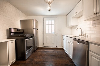 Building Photo - 1810 Larkins Way