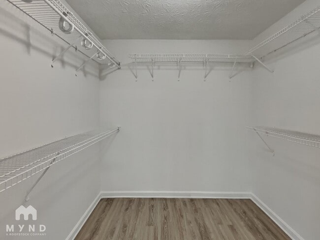 Building Photo - 3302 Summer Brooke Ln