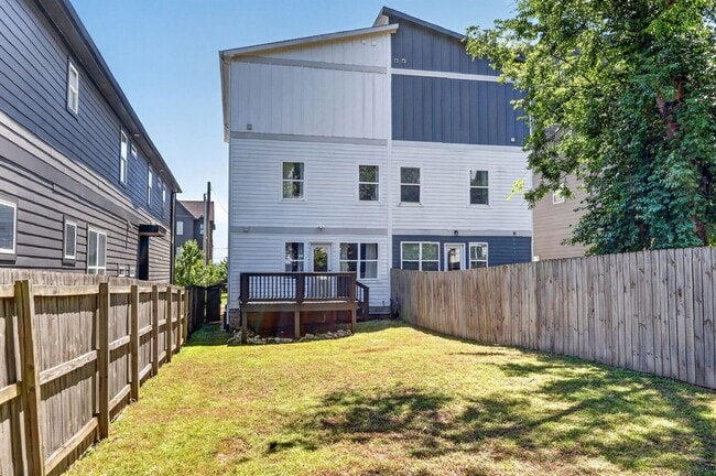 Building Photo - 1007 Alice St