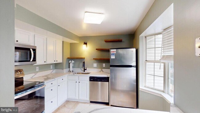 Building Photo - 8551 Braxted Ln