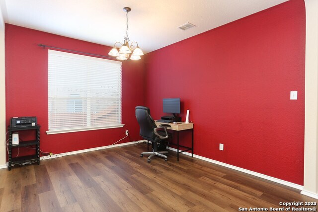Building Photo - 335 Red Quill Nest