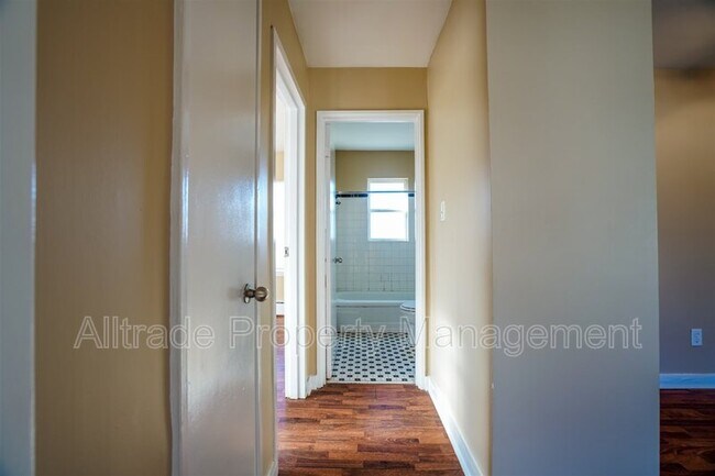 Building Photo - 1443 Nightingale Rd