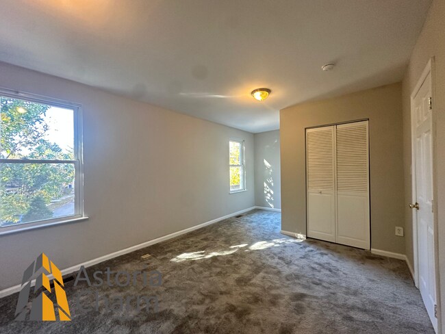 Building Photo - 3 Bedroom Home with Den, Patio/Deck Space, and Fresh Updates