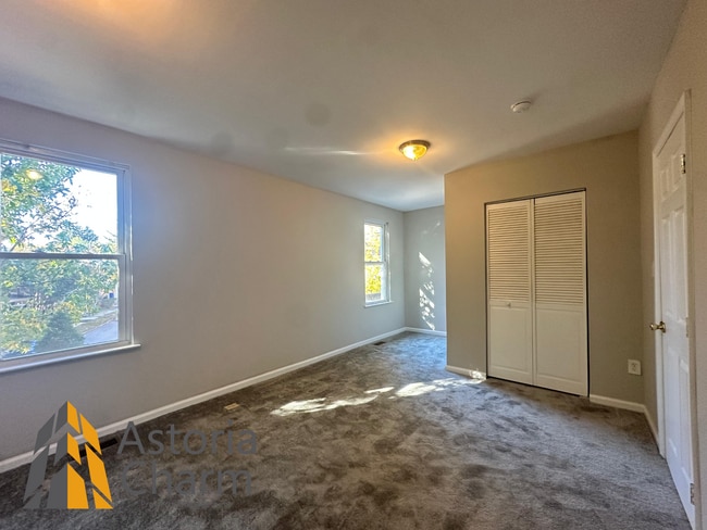 Building Photo - 3 Bedroom Home with Den, Patio/Deck Space,...