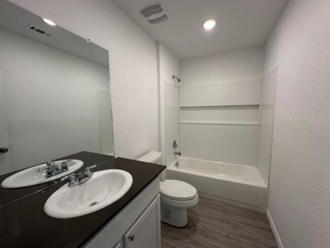 Building Photo - 7260 Pasture Run