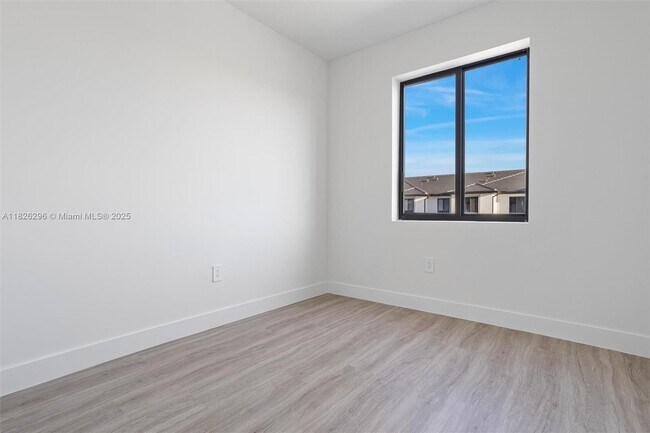 Building Photo - 34417 SW 189th Ct