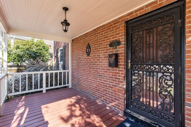 Building Photo - 1529 N Kenilworth St