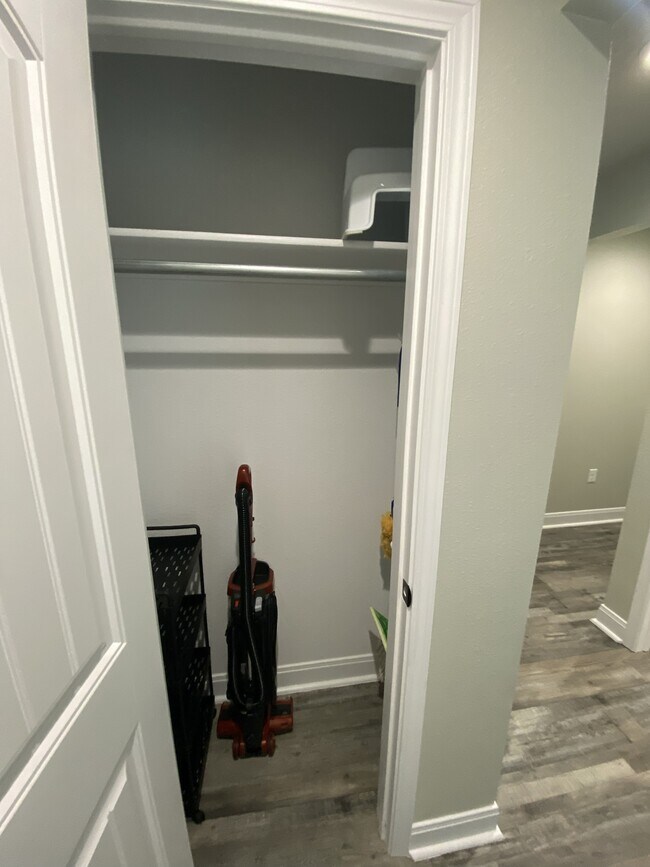 Building Photo - 237 Martin Ave