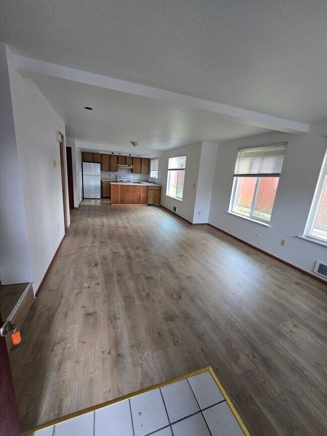 Building Photo - 1610 Lincoln St