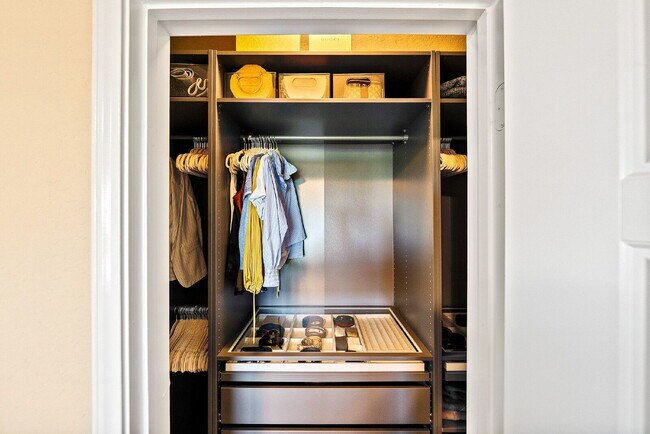 Building Photo - Custom Deck, Custom Closet, Custom Kind of Living
