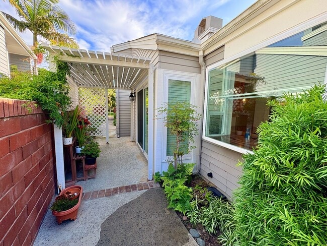 Building Photo - 2 Bedroom Plus Office House in Carlsbad