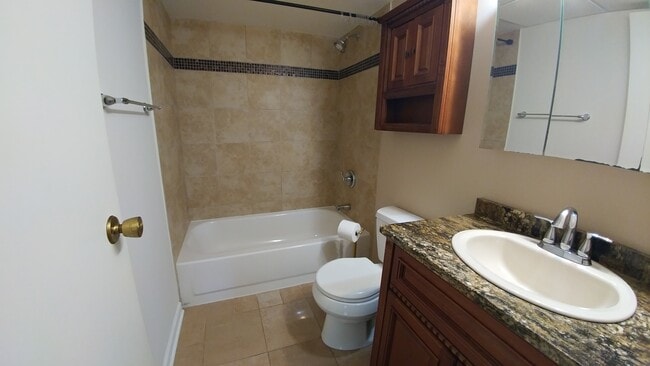 Building Photo - 3855 N Parkway Dr