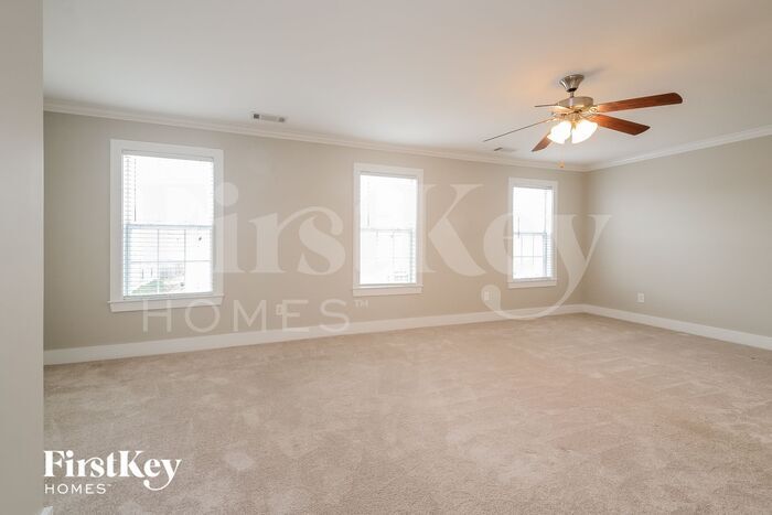 Building Photo - 4572 Gibson Dr