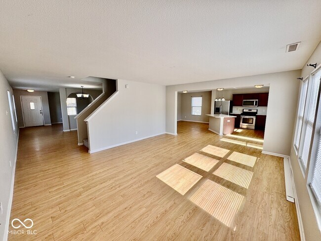 Building Photo - 12431 Teacup Way