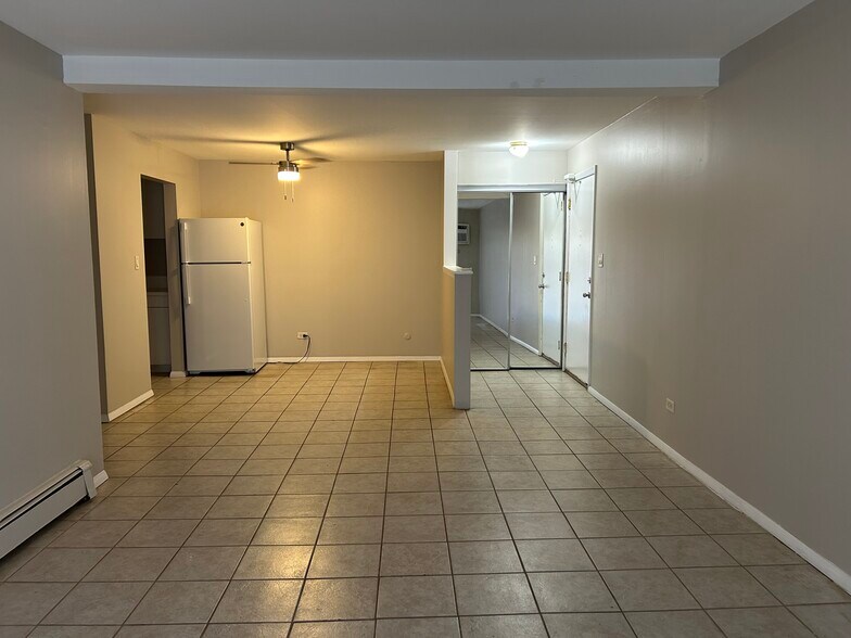 Building Photo - 1075 Valley Ln