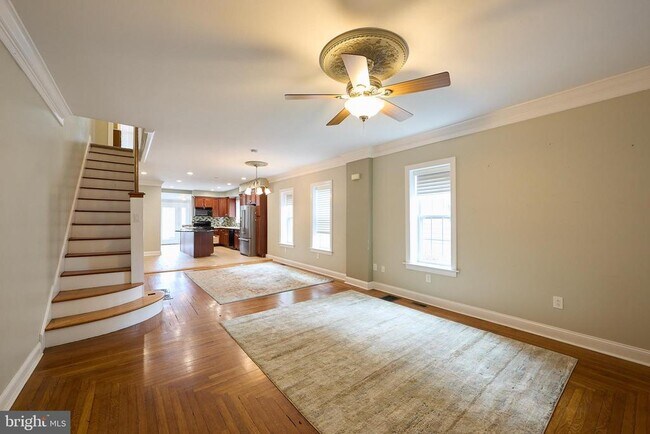 Building Photo - 423 N Orange St