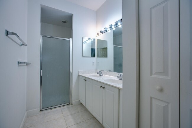 Building Photo - 4266 Park Crossing Tr