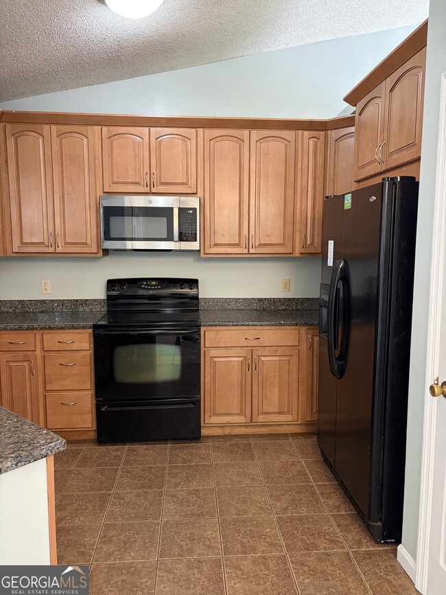 Building Photo - 121 Innerlake Ln