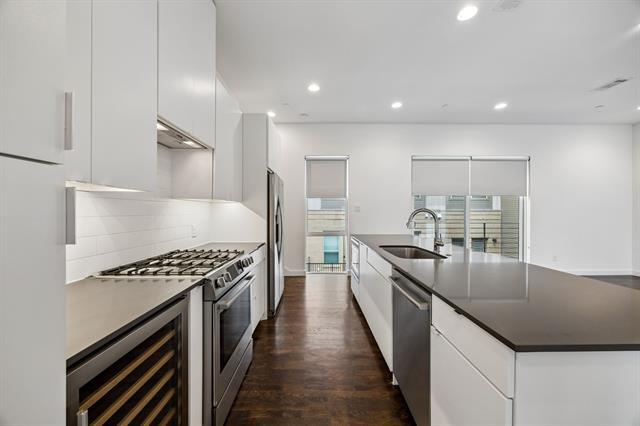 Building Photo - 4905 Live Oak St