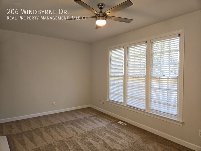 Building Photo - 206 Windbyrne Dr