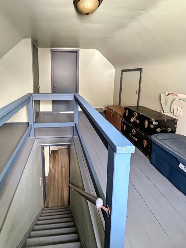 Building Photo - Charming 3-bedroom, 1-bath home in Oakdale, PA!