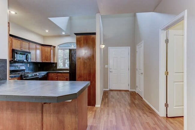 Building Photo - 3353 N Aster Ave